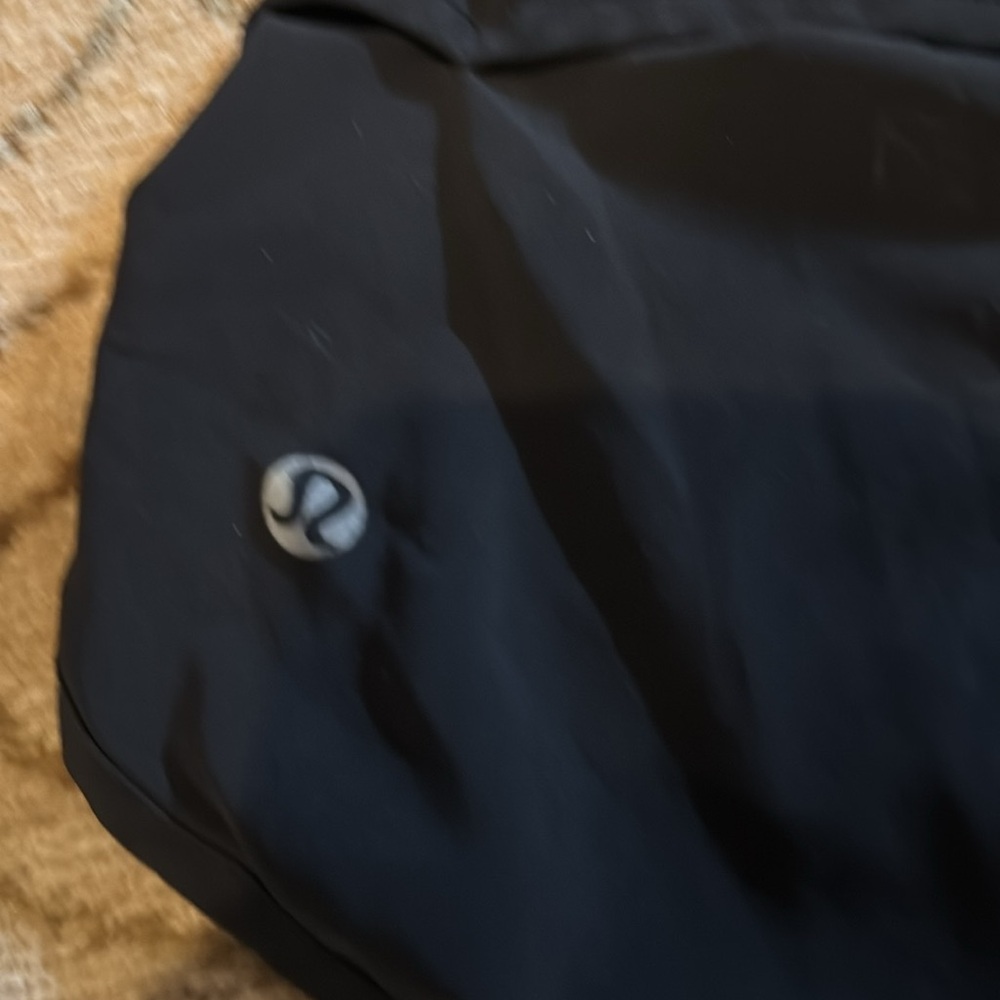 Lululemon women’s black speed up shorts 10 - Picture 3 of 4